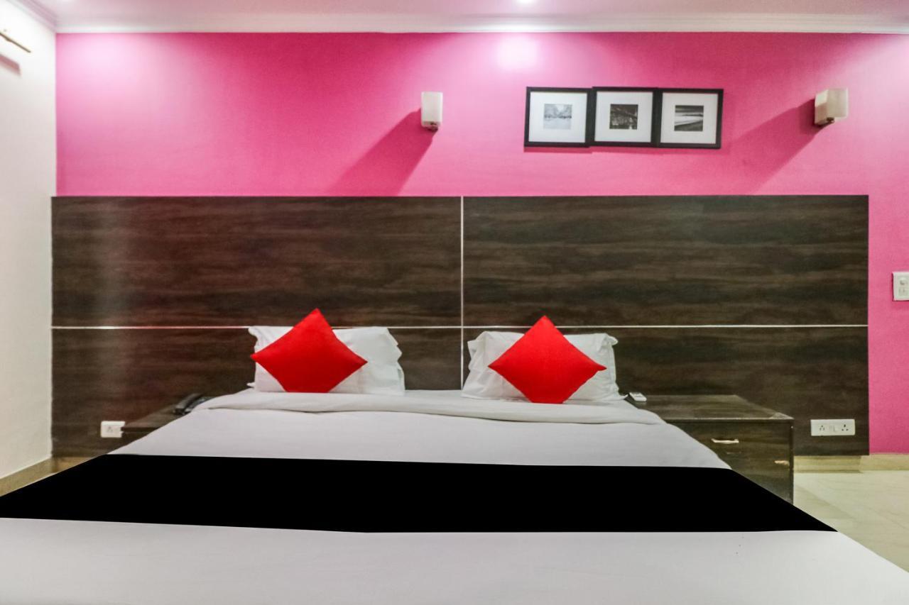 גורגאון Capital O Hotel Bms Near Appu Ghar מראה חיצוני תמונה